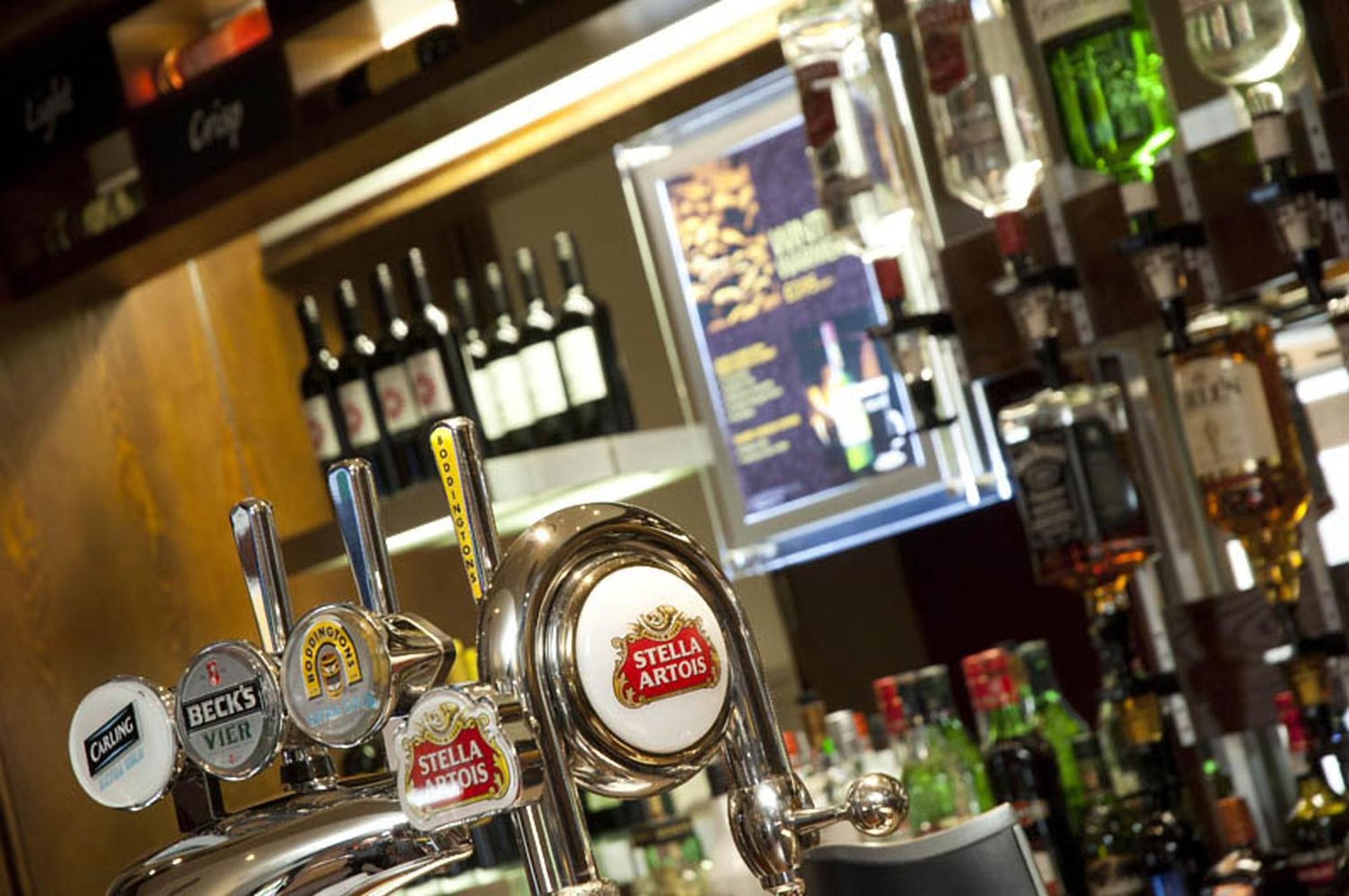Premier Inn Camberley Exteriör bild